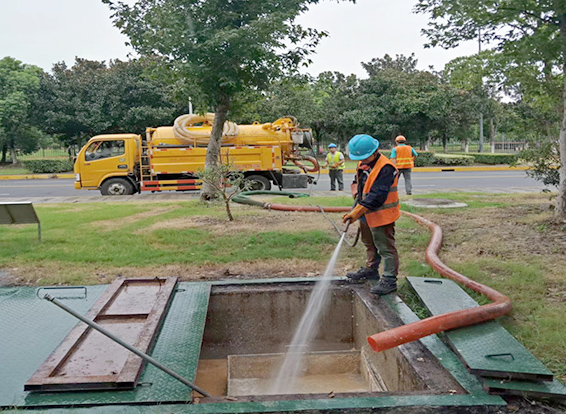 东澳镇化油池清理